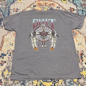 Omit t-shirt size large